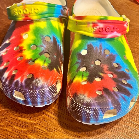 Crocs Tie-Dye Swirl Slip-On Shoes. Size 12. GUC. - Picture 11 of 11